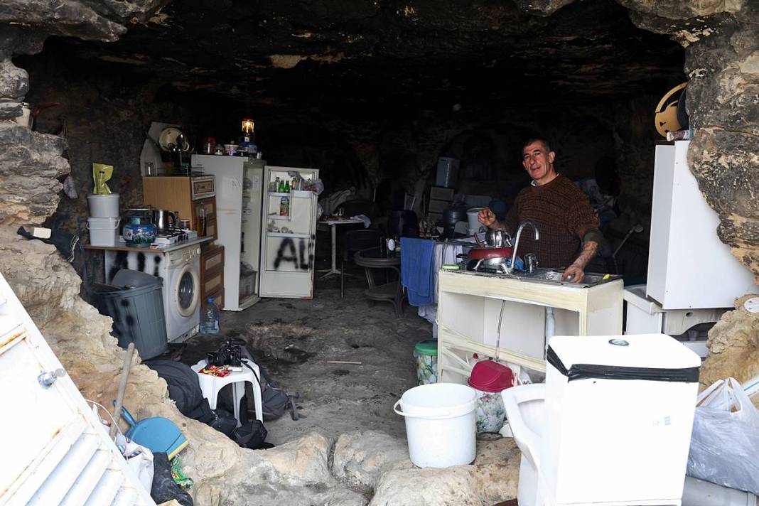 İki yıl sonra konteyner eve yerleştirildi: Mağarada daha huzurluydum! Depremzedenin sözleri şaşkına çevirdi 18